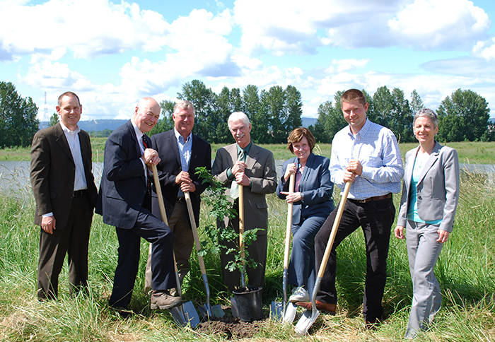 Commissioners-HabitatBank-05272014_2609-web