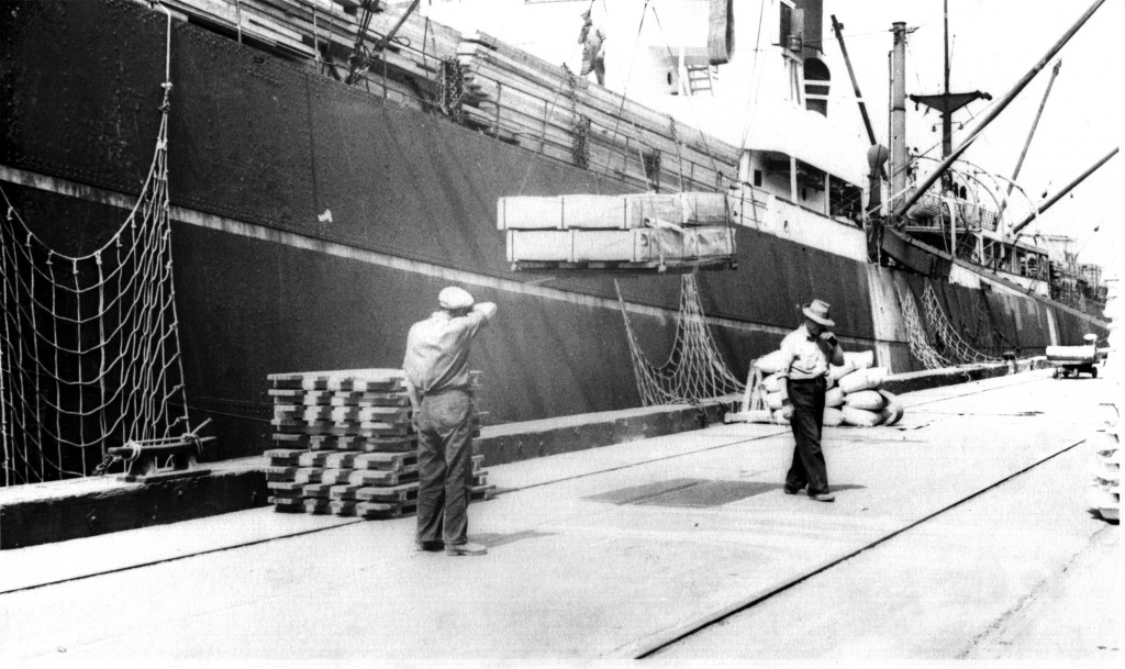 LongshoreLoading 1940s B13gcv001