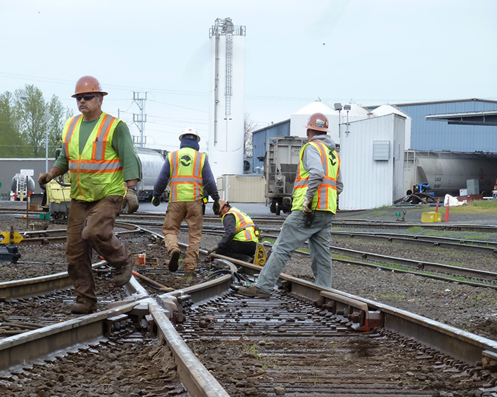 POV-rail-workers-2015